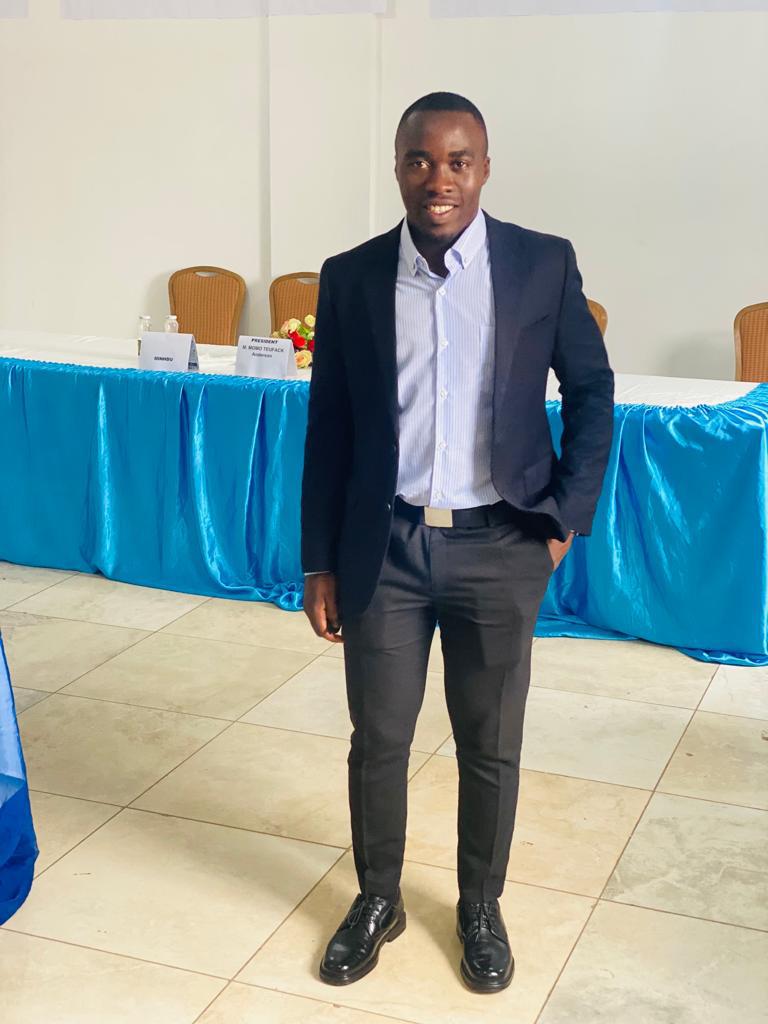 Ako Rémi, agent immobilier à Yaoundé